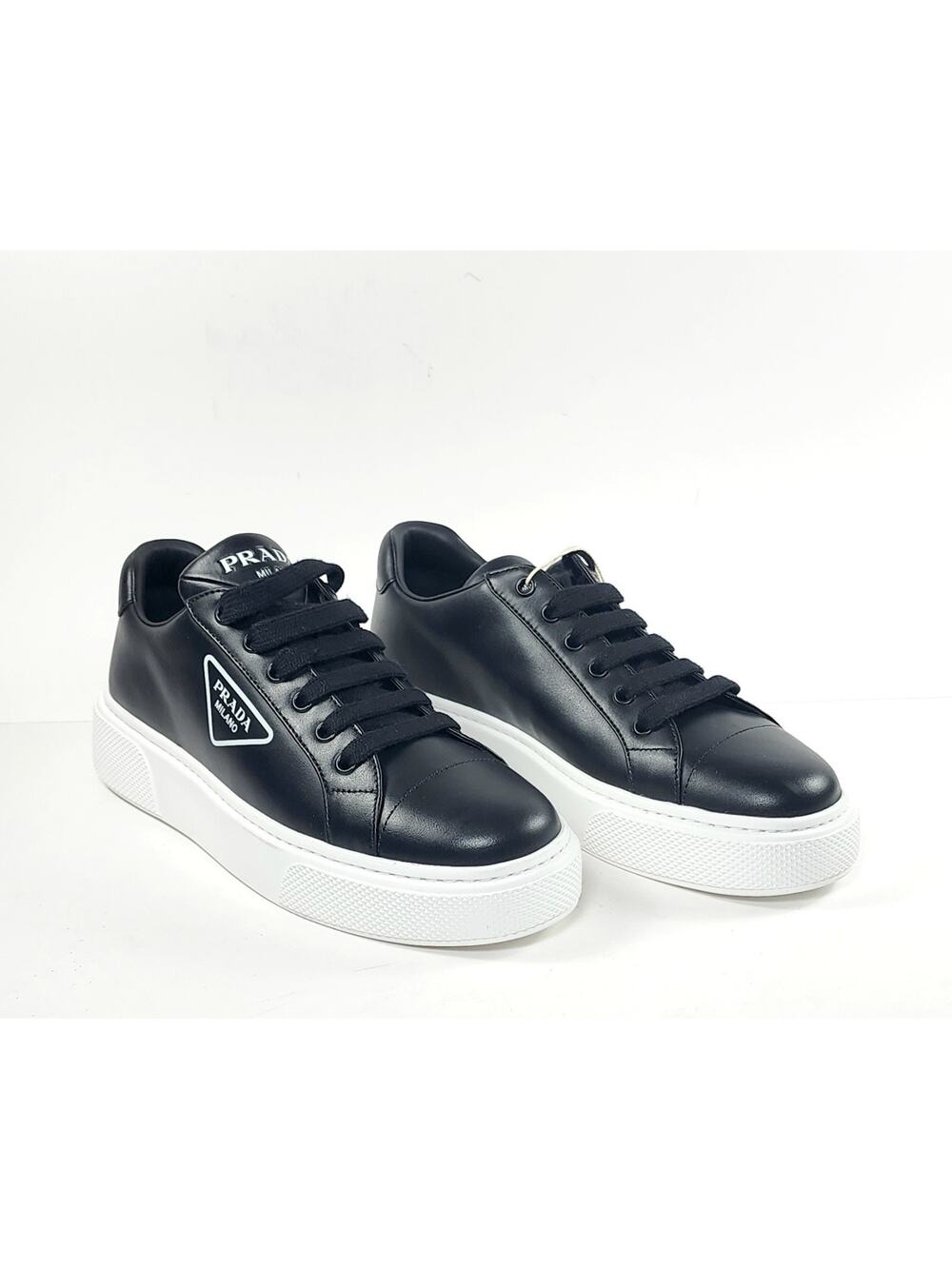 Authentic Prada Vitello Soft 1E868M Leather Sneakers - Black/White - EU39 US W9